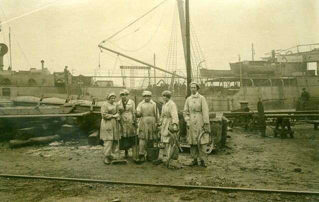 The Wallsend Slipway and Engineering Company Limited, which constructed 'Mauretania's turbines, with female workers in the yard. ND 1914-1918 Tyne & Wear Archives & Museums DS.WS/143/35
